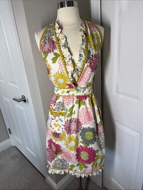D II floral with ruffles 50’s style kitchen apron 100% cotton made in India